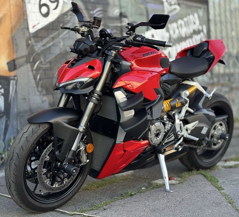 Ducati Streetfighter V2 2024