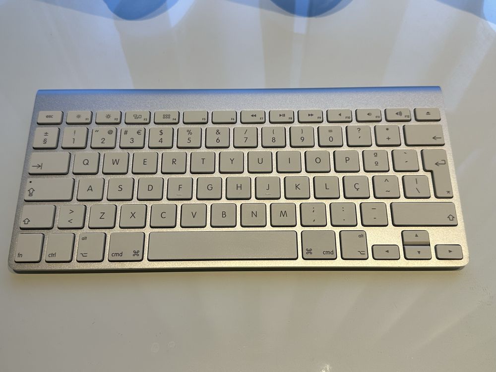 Apple Magic Keyboard (pilhas) – Usado, em bom estado