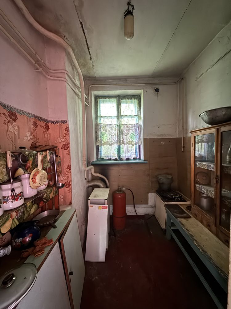 Продаж цегляного будинку в центрі села Яцьки