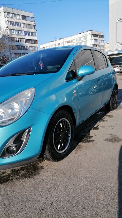 Продам надійний автомобіль Опель Корса Д