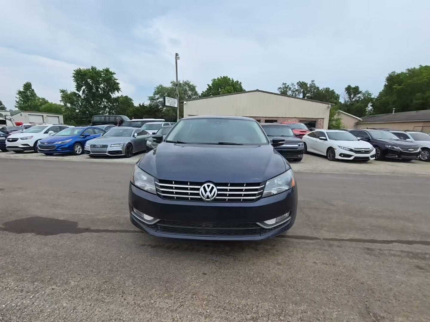 2014 Volkswagen Passat TDI SE w/Sunroof & Navigation Ціле авто