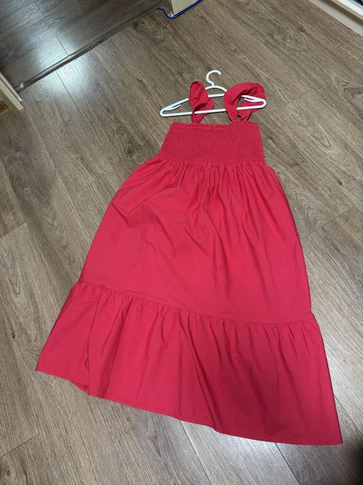 Нове плаття малина колір