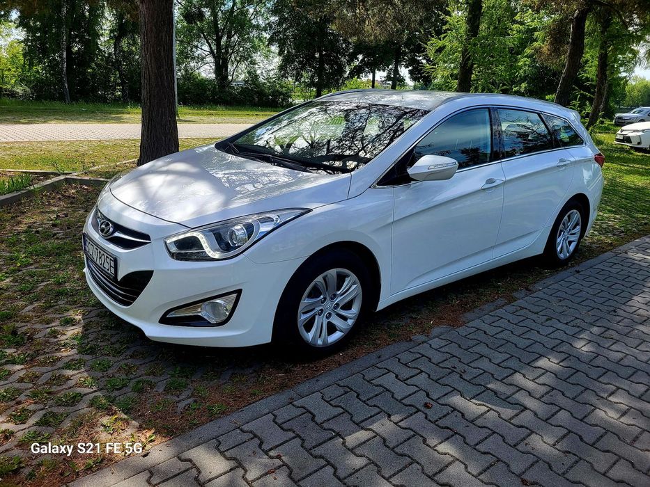 Hyundai i40 super stan , wymieniony rozrząd , dwa komplety opon