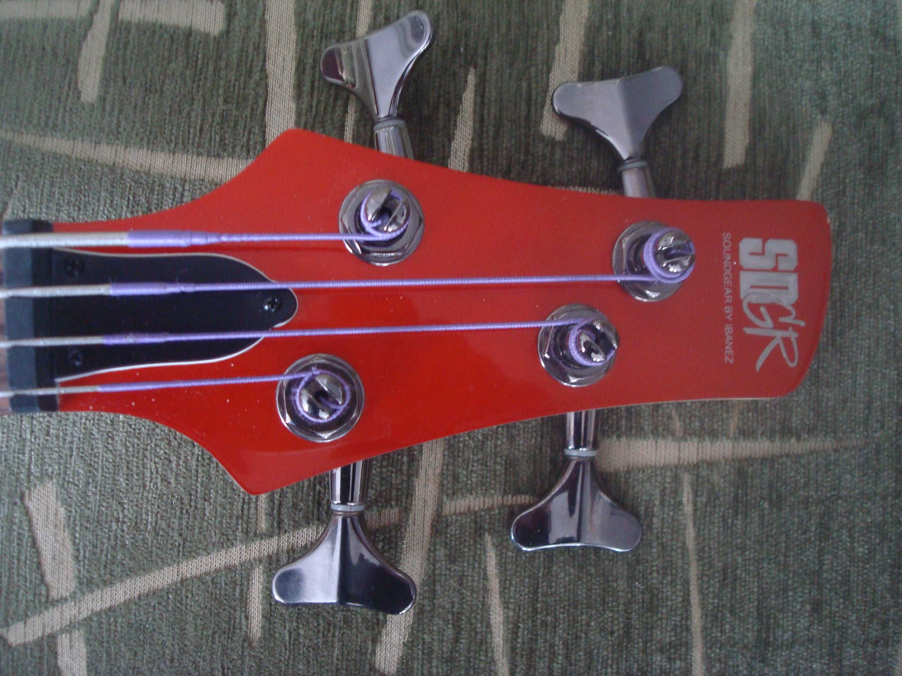 Продам бас-гитару Ibanez