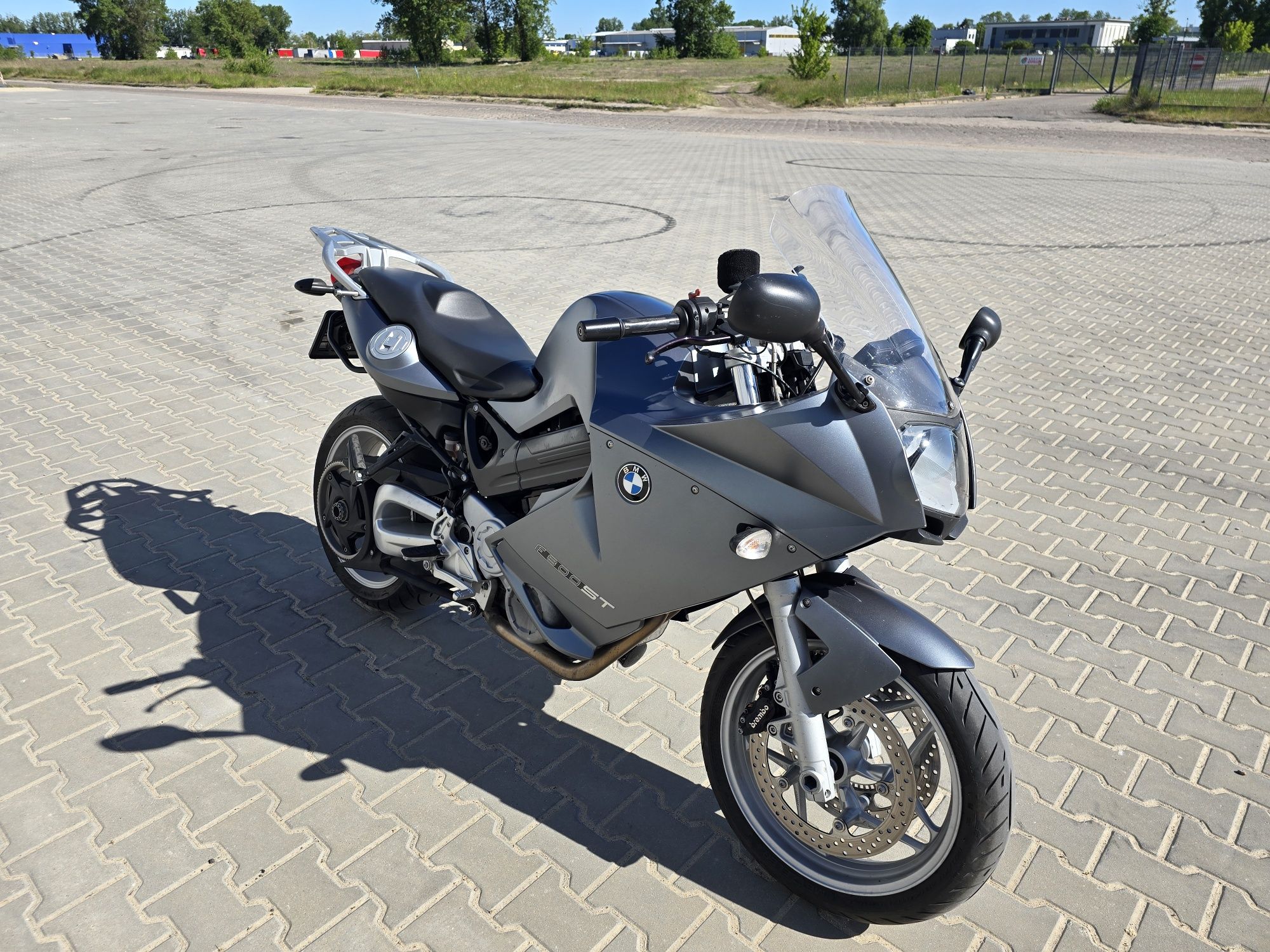 BMW F 800 ST. Grzane manetki, ABS, kufry BMW, wydech Dominator.