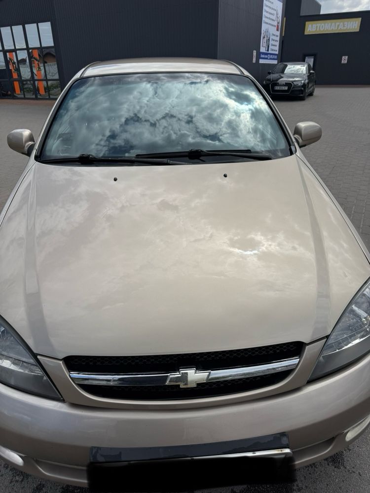 Автомобіль Chevrolet  Lacetti