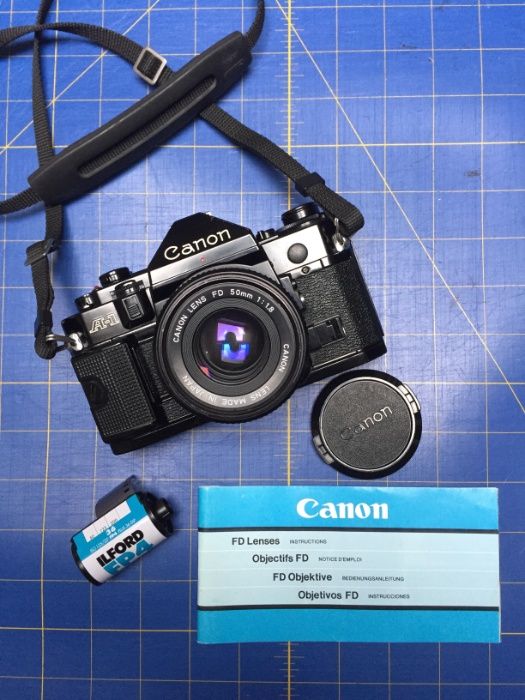 Canon A1 + Lente 50mm f/1.8 em Excelente Estado - 35mm Film Camera