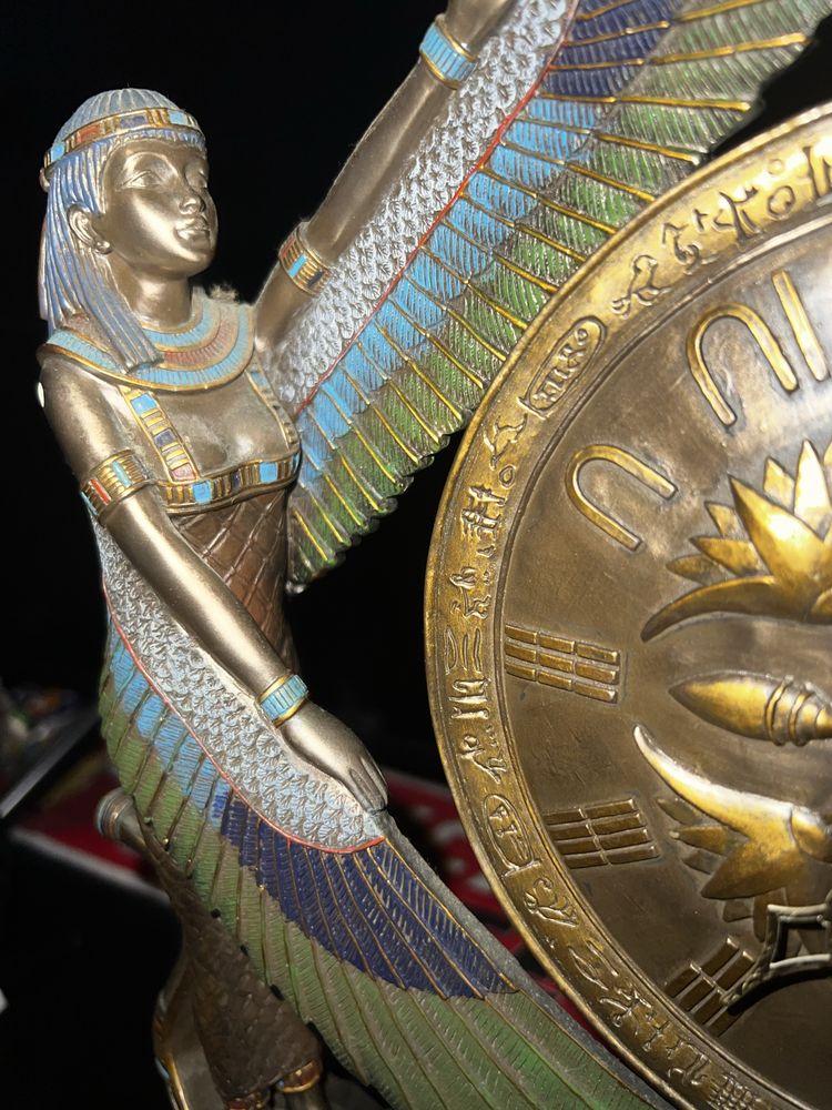 Relógio Antigo Deusa Isis Egito em Bronze