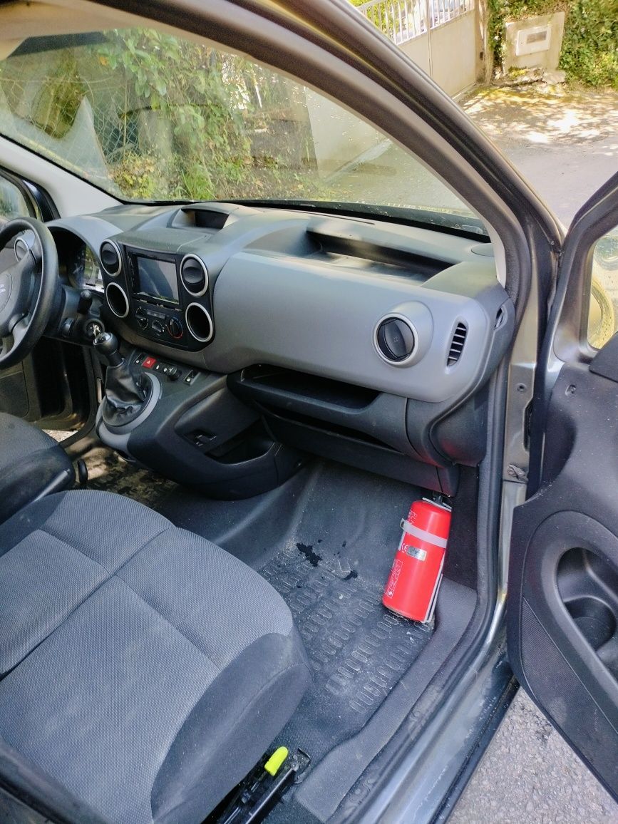 Citroën berligo ano 2017 com 100cv ...com 167 miil km. CINZA