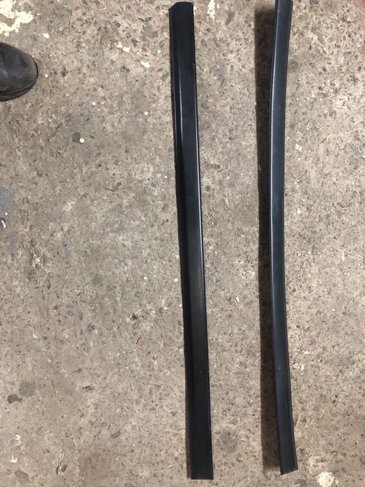 Молдинги  передних дверей гольф3