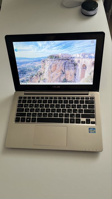 Ноутбук Asus VivoBook S200E з сенсорним екраном