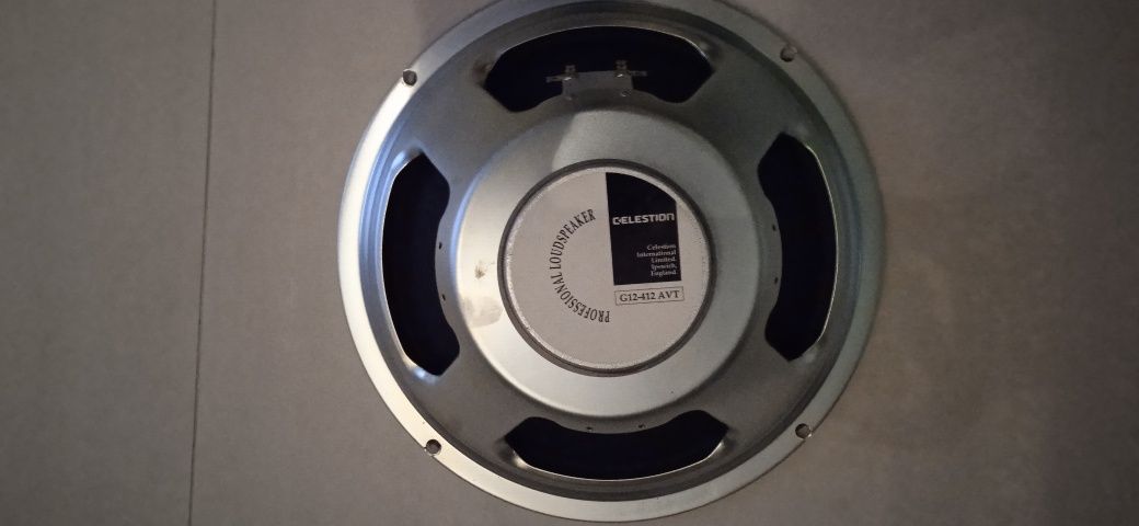 Celestion G12 412 AVT