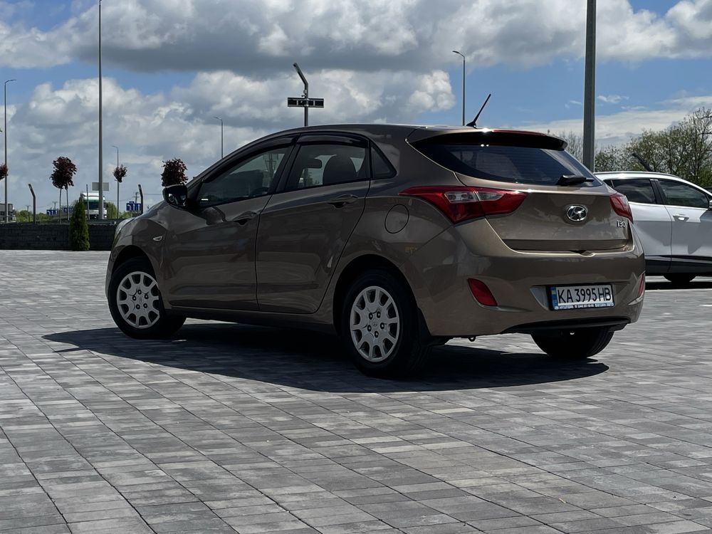 Продам власну Hyundai i30 2014(2015) 1.4 газ/бензин