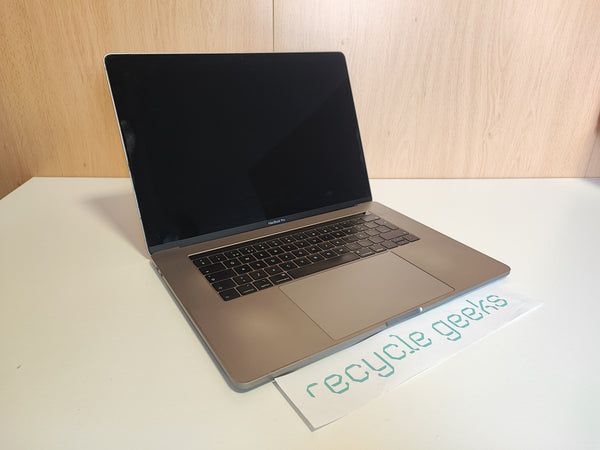 MacBook Pro 15" A1990 i7-8850H 32GB RAM DDR4 500GB SSD NVMe