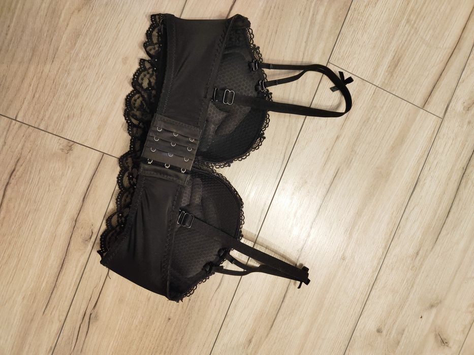 Stanik push up z koronką 75 A