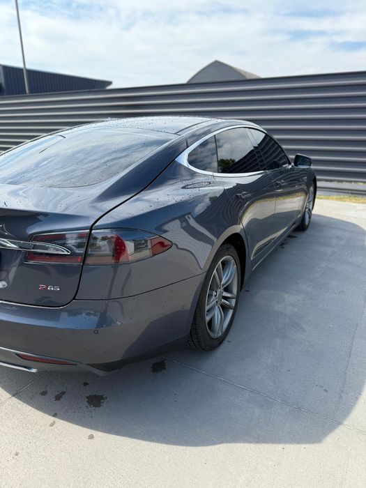 Продамо автомобіль Tesla Model S P85kWt