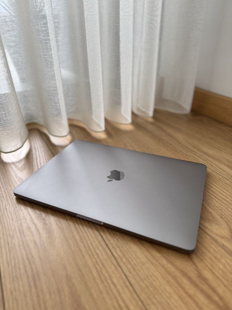 Macbook Pro 2017 // 256gb - 8gb ram / Usado 13’’