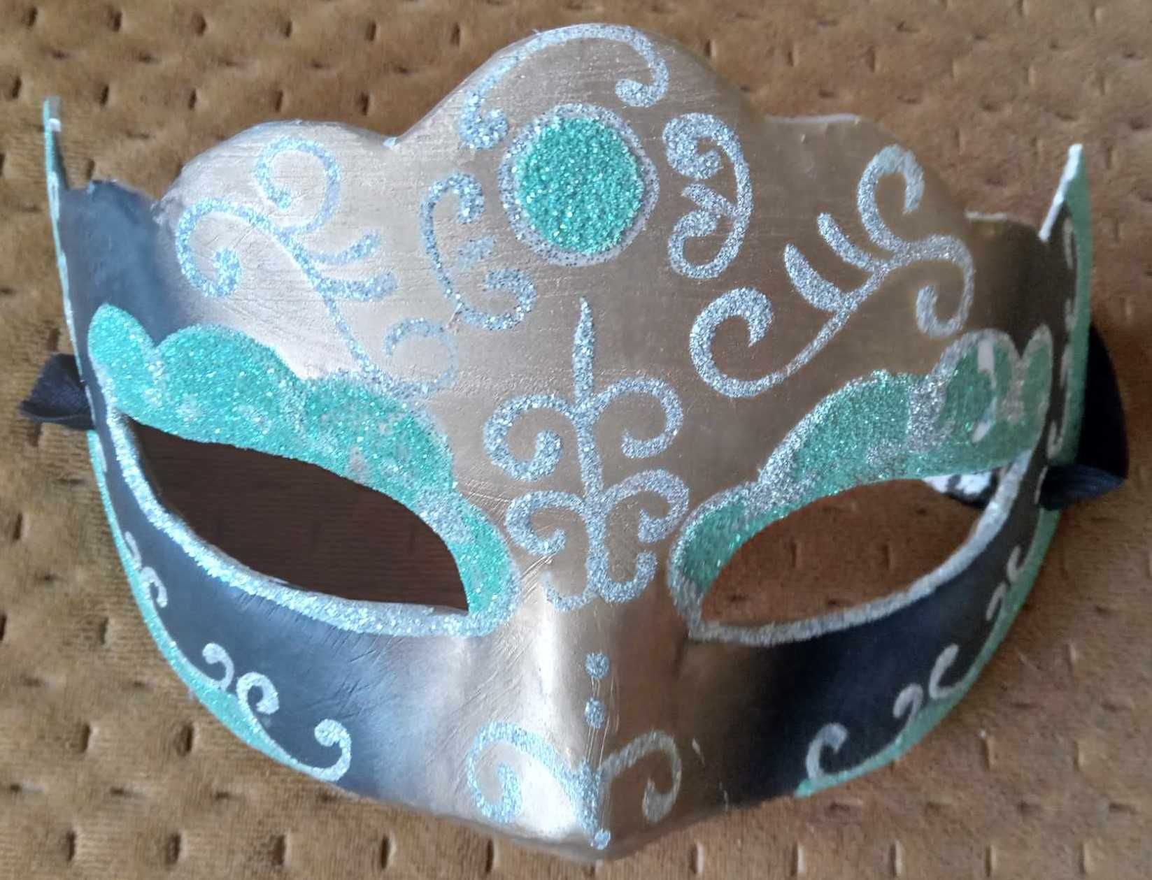 Piękna, zielona maska karnawałowa