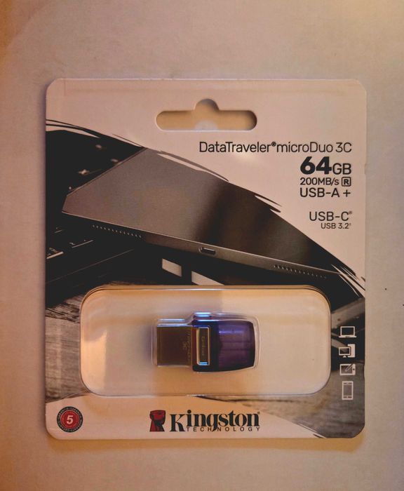 Pen Drive dupla Kingston 64GB USB-A + USB-C