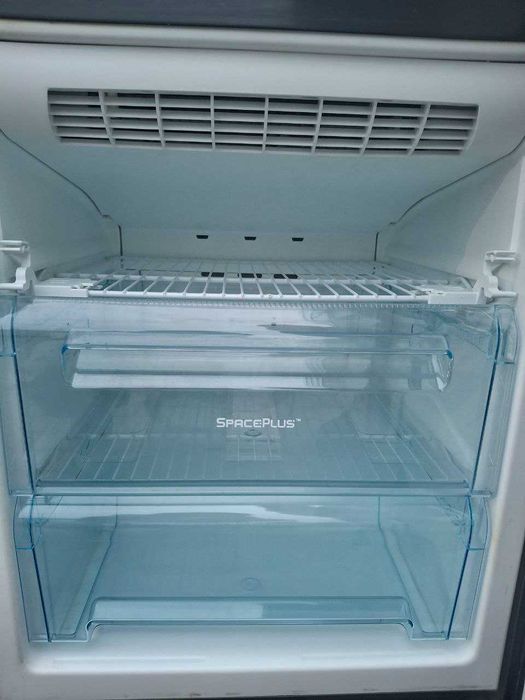 Холодильник б/в ELECTROLUX 180/60/60 Мет Крапельний/No Frost #07617