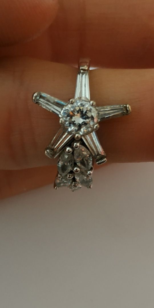 Srebrny unikatowy pierścionek z cyrkoniami srebro