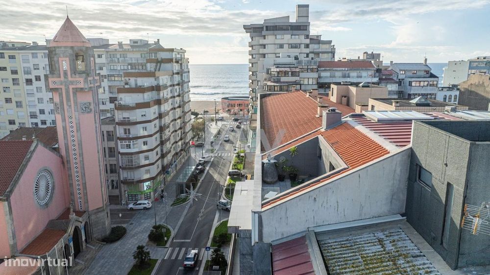 Fantástico apartamento T1 duplex remodelado e transformado em T4