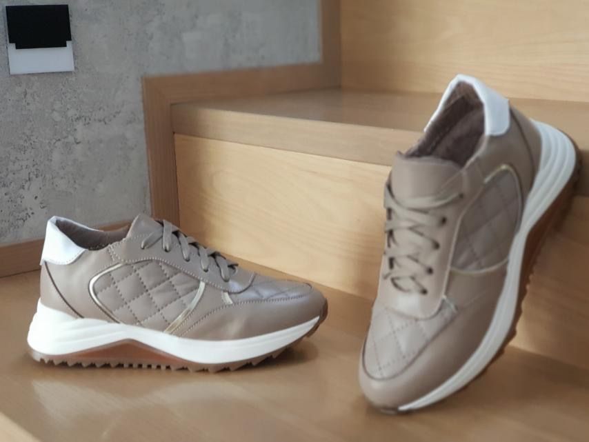 Кросівки зимові жіночі, на хутрі розмір 38