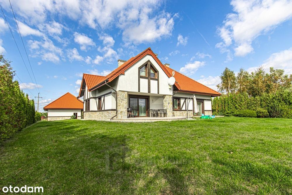 Dom o unikalnym charakterze na dużej działce