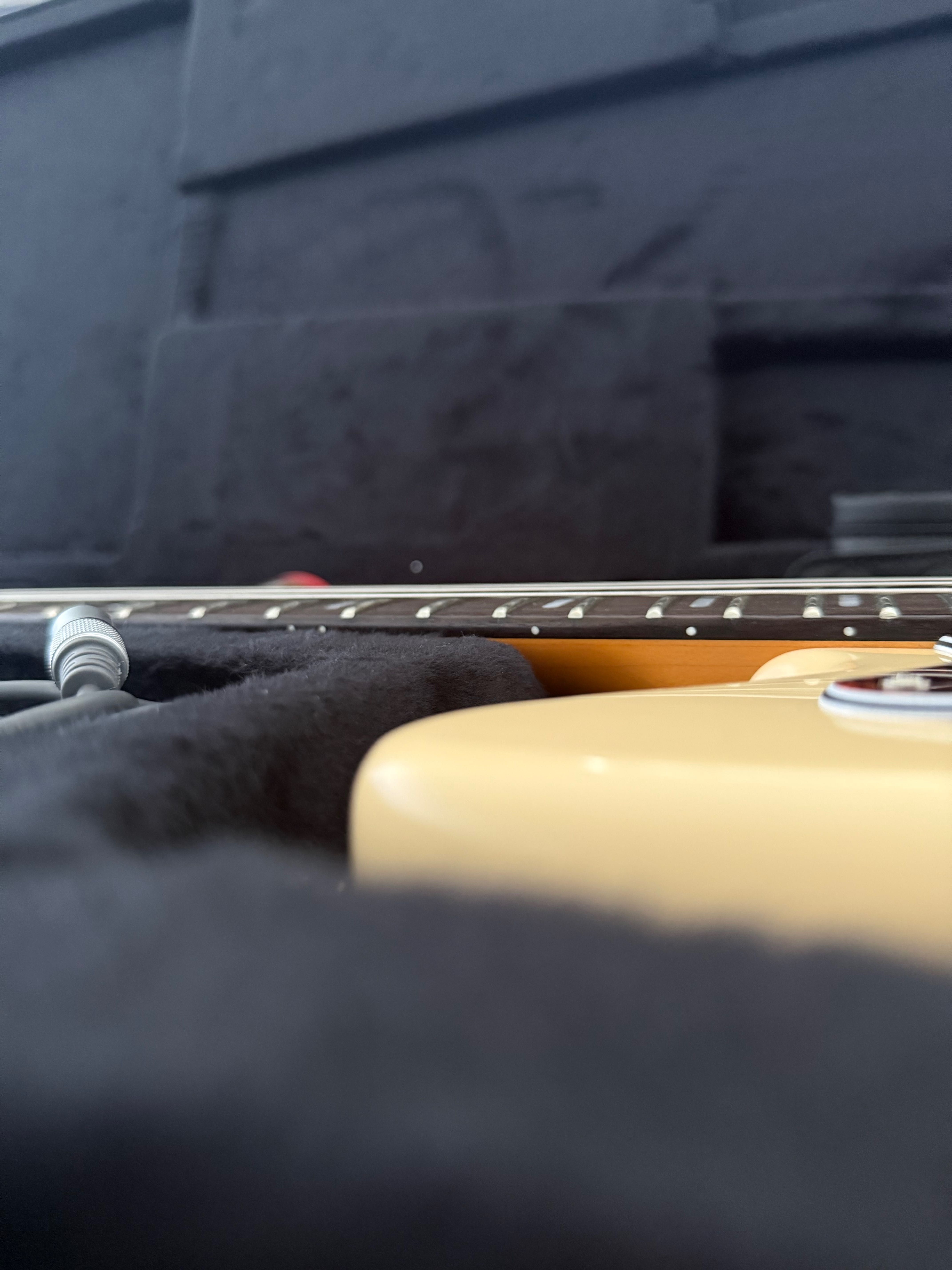 Sire Larry Carlton J3 / ( Jazzmaster a’la Squier / Fender) + HARD CASE