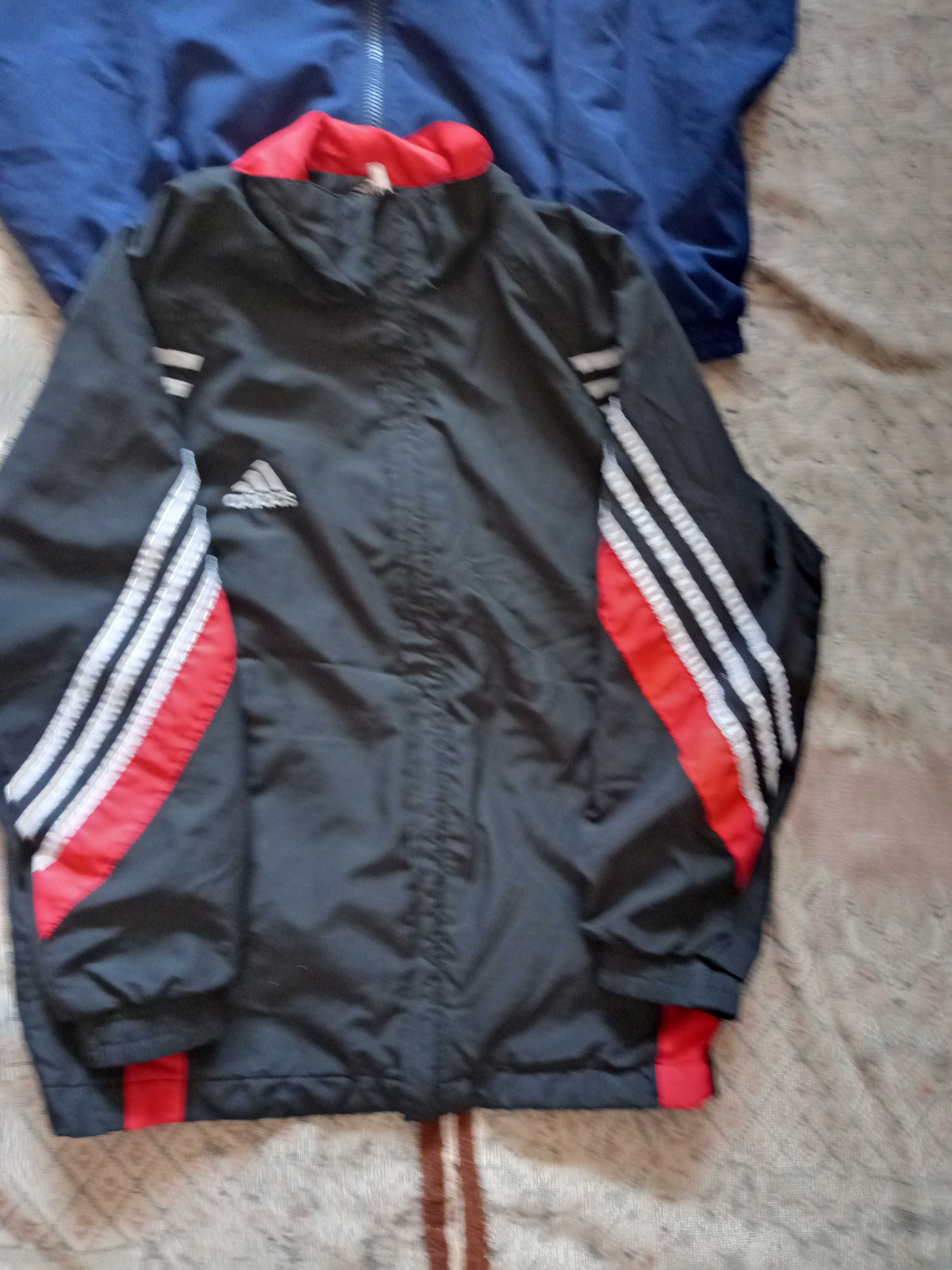 курточка/ ветровка на / для мальчика р. 146 Adidas