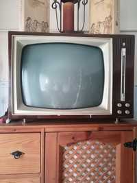 Vendo TV muito antiga