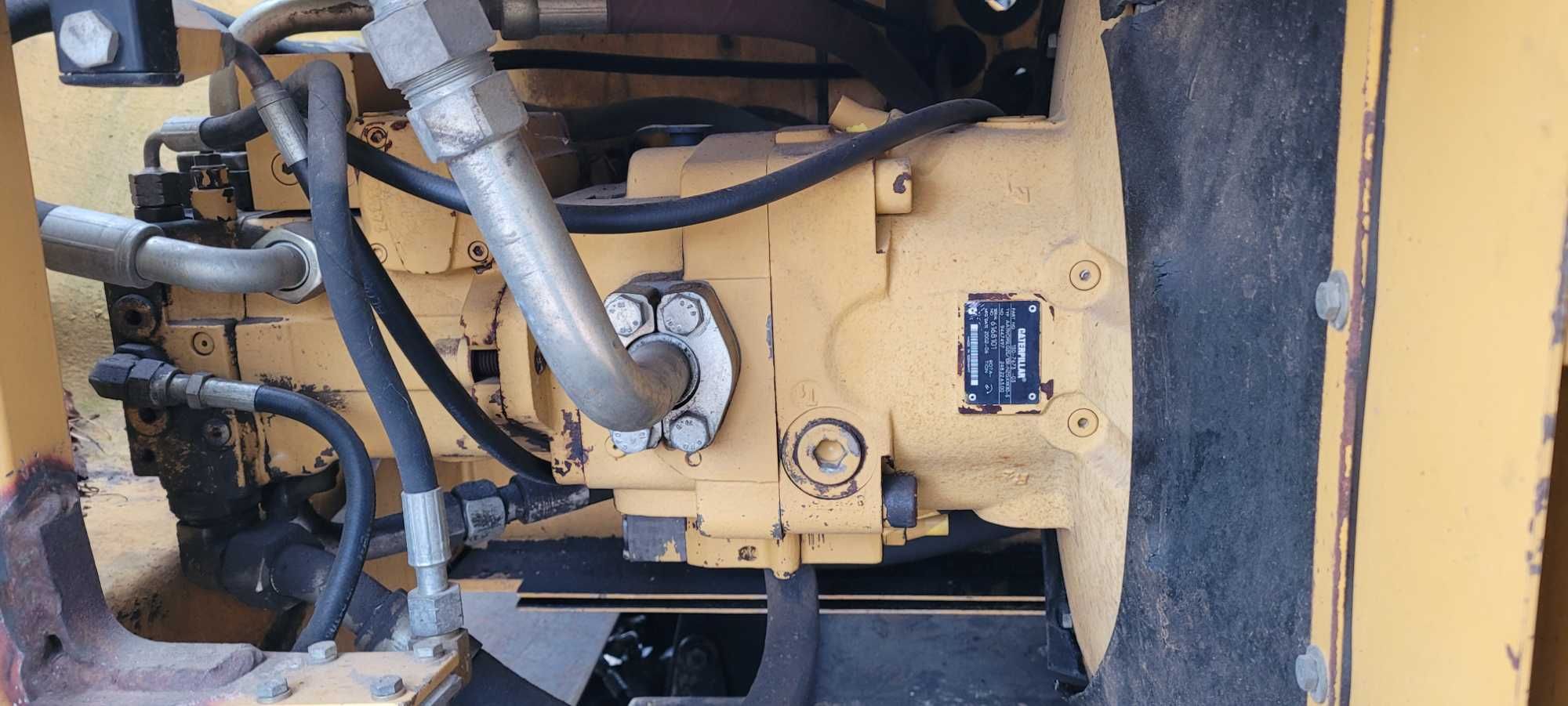 Pompa do koparki cat 312