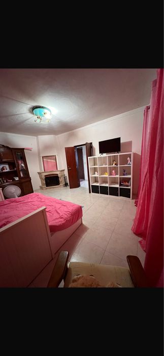 Vivenda 2 pisos Loures