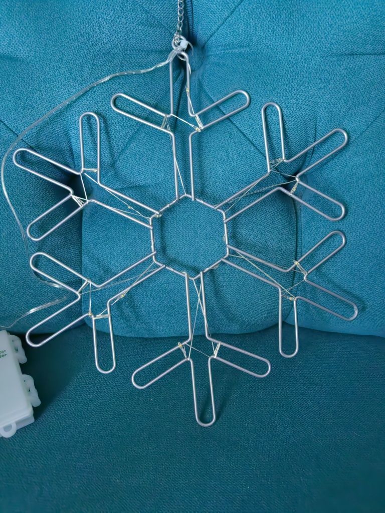 Śnieżynka ozdobna świecąca 29x30 cm LED Dekor