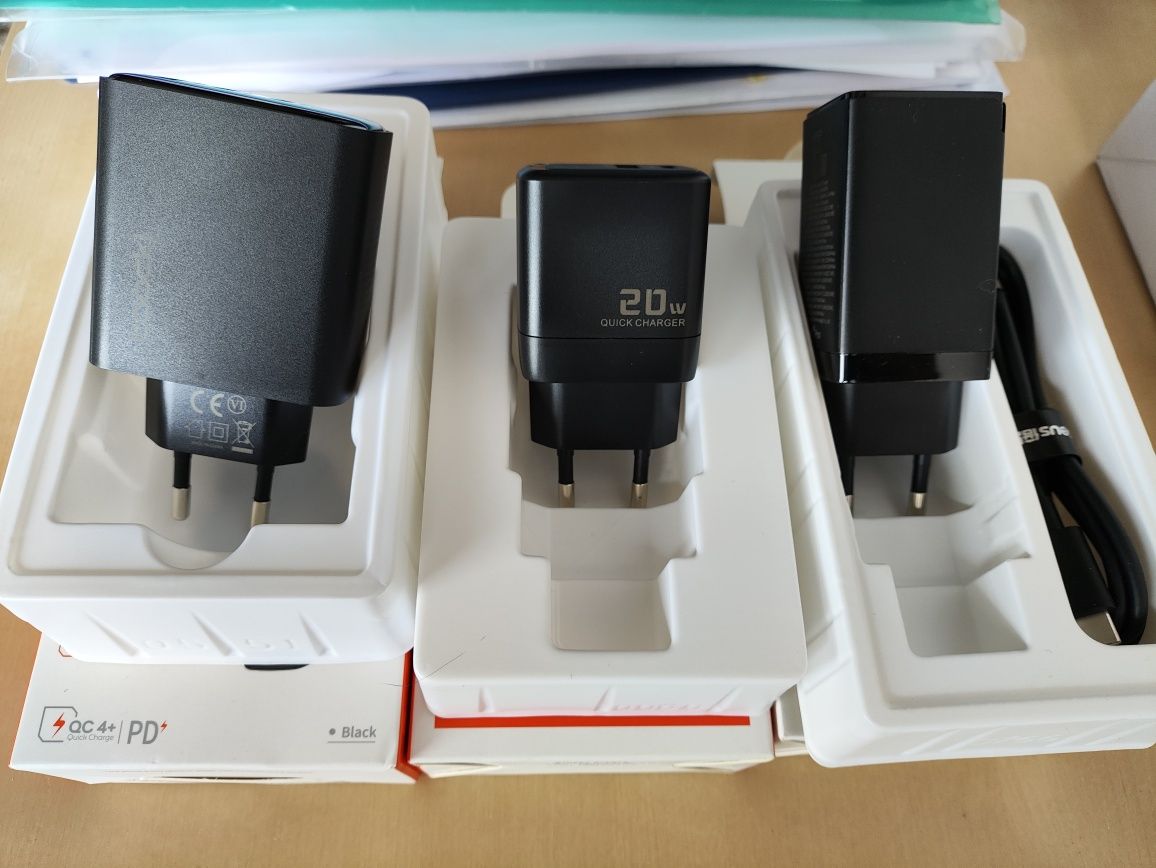 Carregadores USB (Novos na caixa)