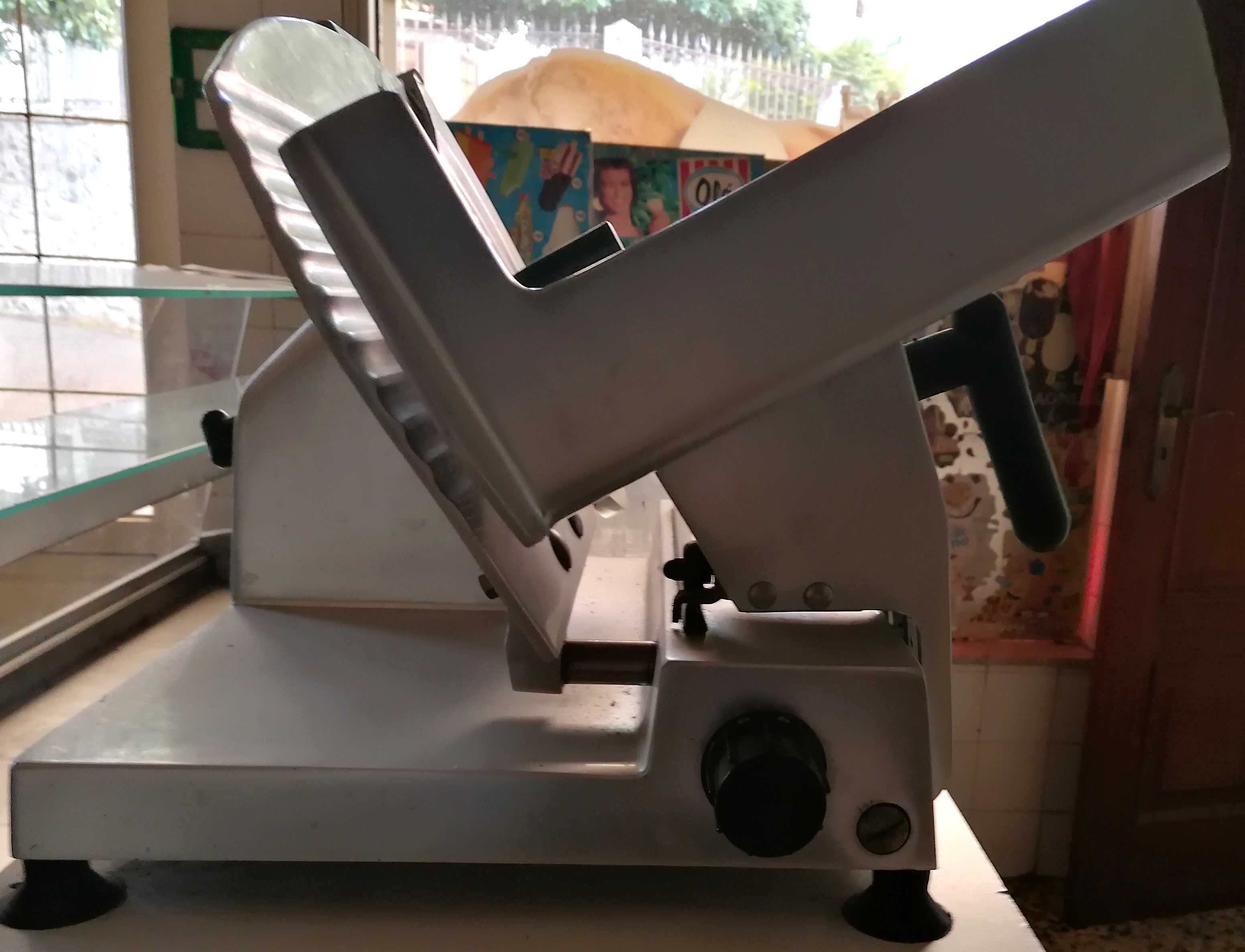 Fiambreira em inox | 50 cm largura | A funcionar