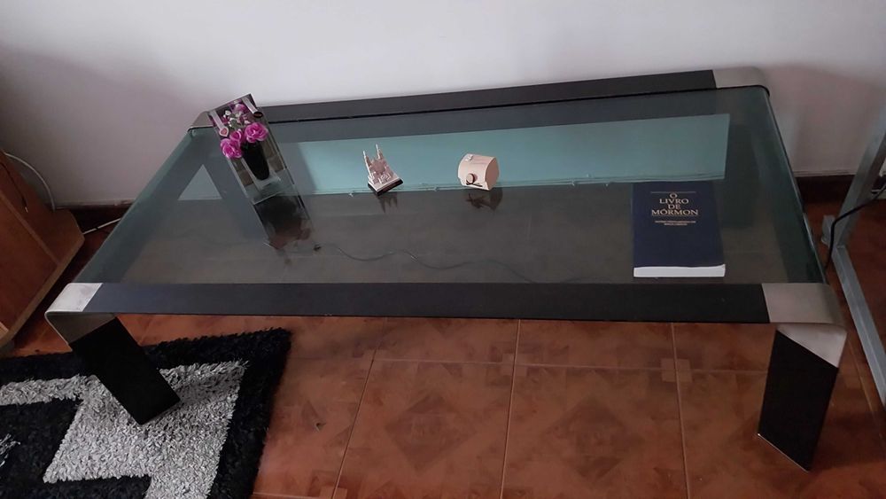 Mesa de centro em bom estado