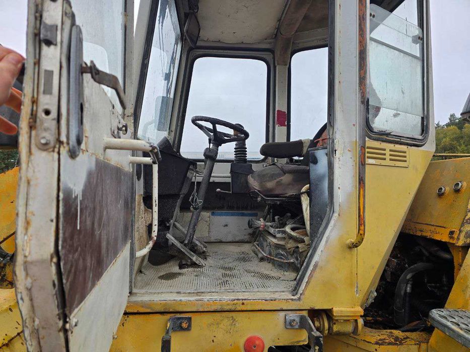 Фронтальний навантажувач LIEBHERR L521