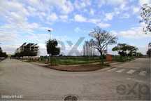 Lote de terreno para construção de moradia de 2 pisos + cave - Entronc