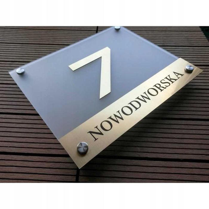 Tabliczka tablica na dom z numerem i nazwą ulicy grawerowana laserem