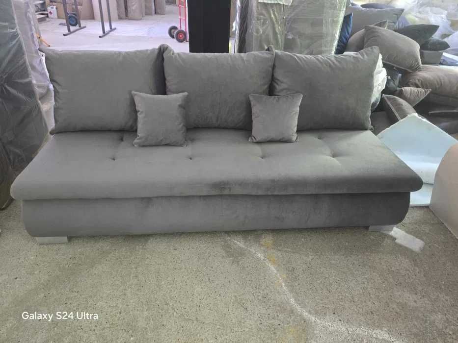 Kanapa MIA bez boków. Wygodna rozkładana sofa