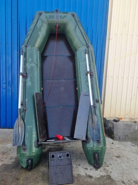 Продам лодку, мотор