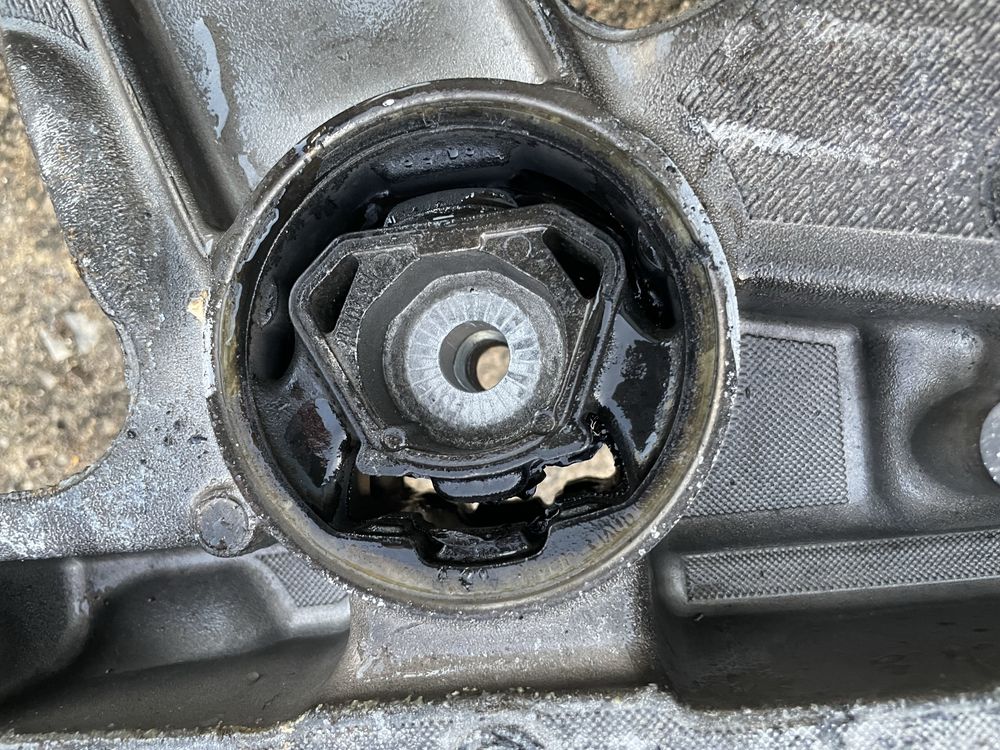VW Golf 8 Sanki belka zawieszenia pod silnik wózek przód 2.0 R viii