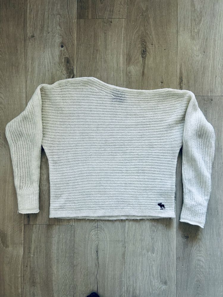Biały sweter Abercrombie & Fitch