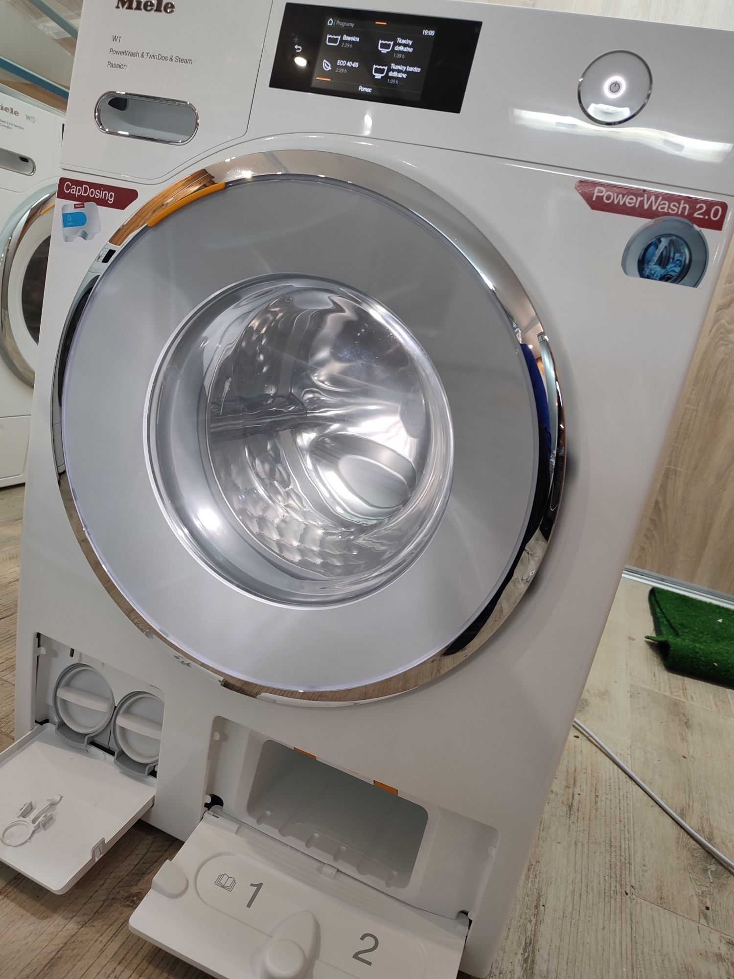 Pralka Miele Najwyzszy model WWV 980 Passion na cieplą i zimną wode.