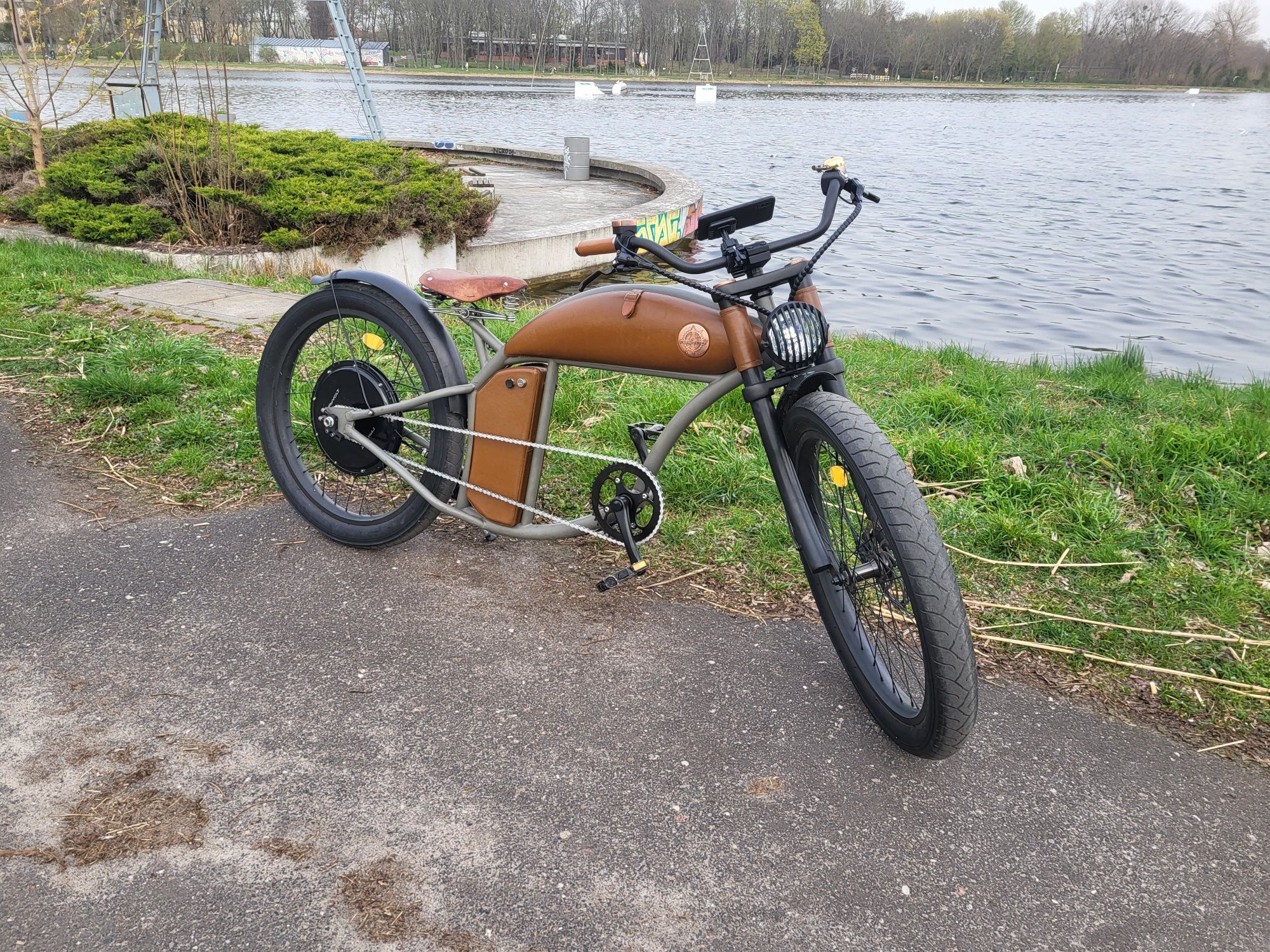 Rower elektryczny Rayvolt cruiser