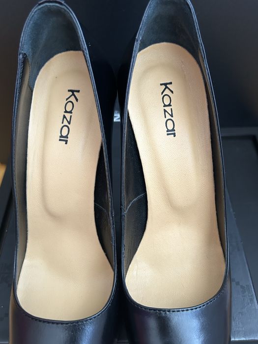 Czarne szpilki Kazar