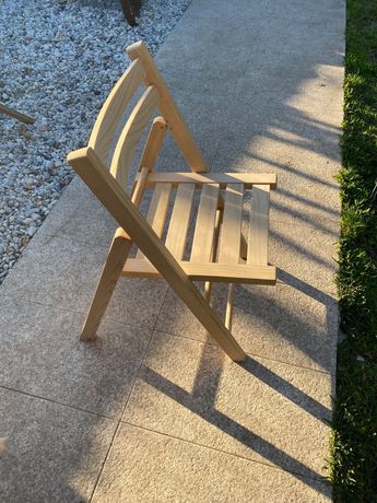 Cadeira de madeira articulada