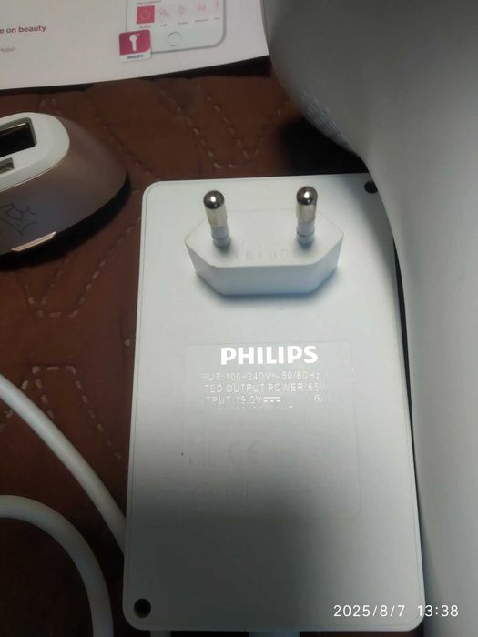Фотоэпилятлор  Philips Lumea Prestige BRI956/00, б/у-состояние нового