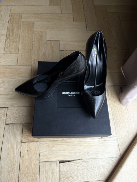 Czarne szpilki YSL